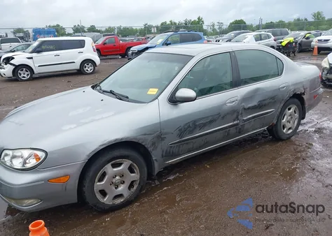 2001 Infiniti I30 Luxury из США, поврежденный, VIN JNKCA31A91T035878